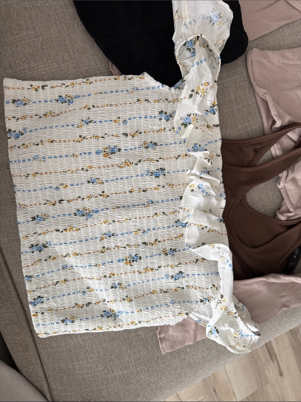 Crop top bundle - Picture 2 of 10